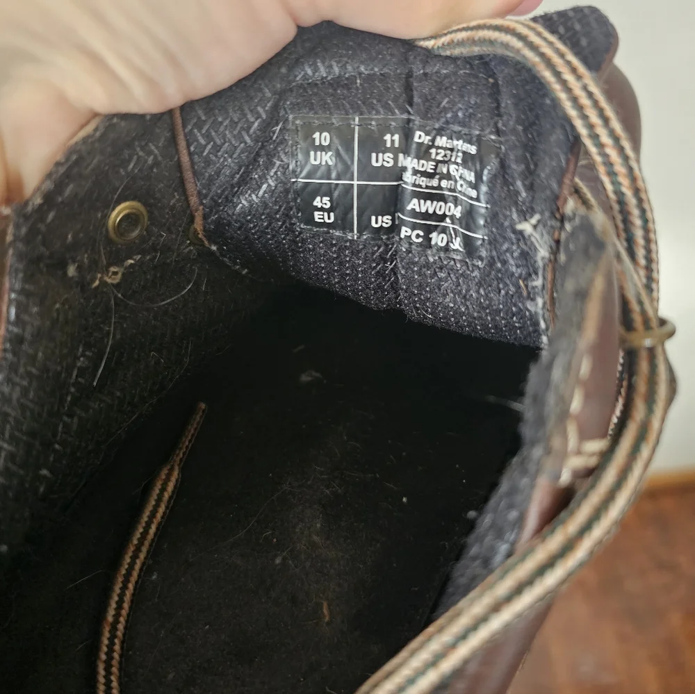 Dr. Martens rugged dark